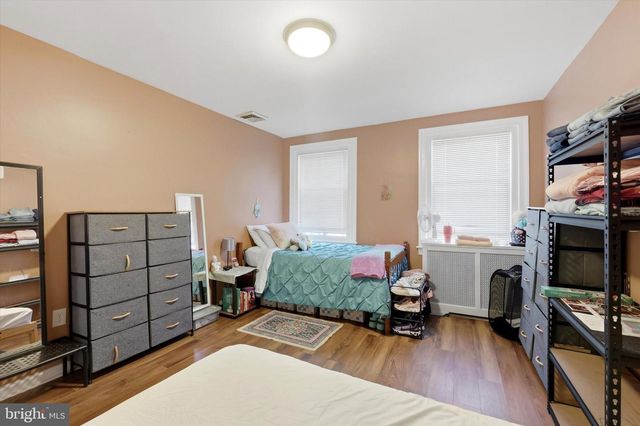 24 W STEWART AVE, Lansdowne, PA 19050