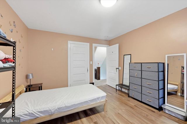 24 W STEWART AVE, Lansdowne, PA 19050