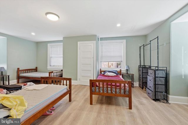 24 W STEWART AVE, Lansdowne, PA 19050