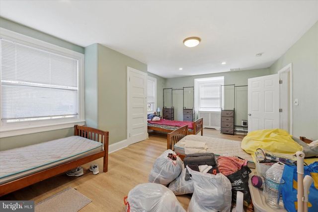 24 W STEWART AVE, Lansdowne, PA 19050