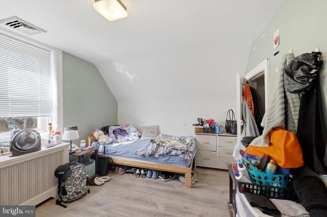 24 W STEWART AVE, Lansdowne, PA 19050