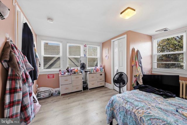 24 W STEWART AVE, Lansdowne, PA 19050