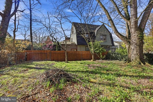 24 W STEWART AVE, Lansdowne, PA 19050