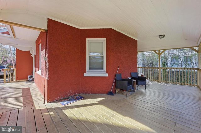 24 W STEWART AVE, Lansdowne, PA 19050