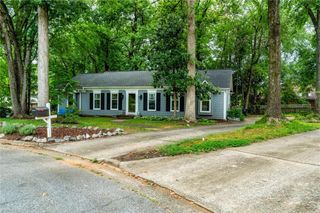 2 Montrose Court, Greensboro, NC 27410