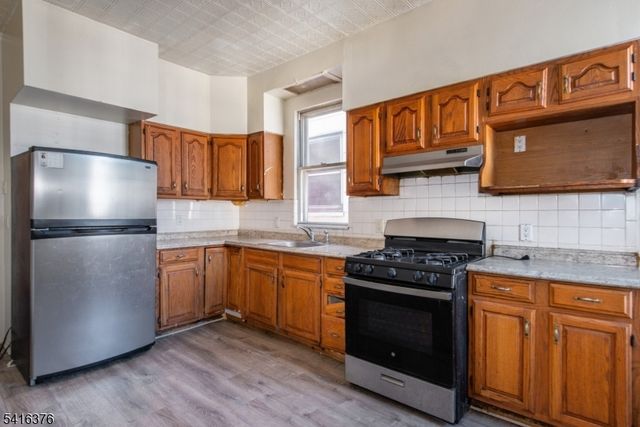 256 Clinton Ave, Jersey City, NJ 07304