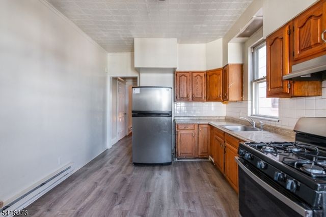 256 Clinton Ave, Jersey City, NJ 07304