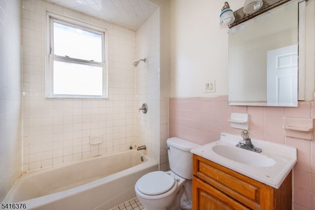 256 Clinton Ave, Jersey City, NJ 07304