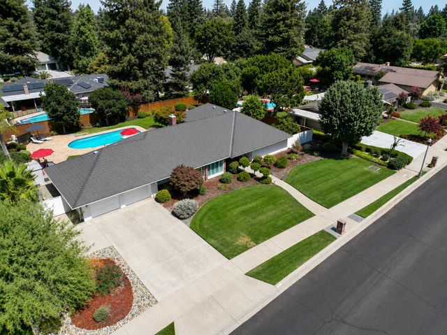 3230 W Alluvial Avenue, Fresno, CA 93711