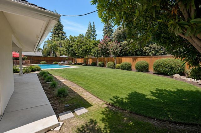 3230 W Alluvial Avenue, Fresno, CA 93711