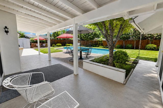 3230 W Alluvial Avenue, Fresno, CA 93711