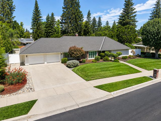 3230 W Alluvial Avenue, Fresno, CA 93711