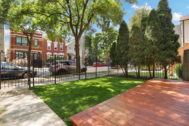 1726 W Huron Street, Chicago, IL 60622