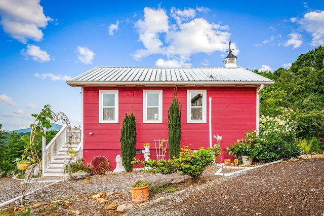 53 Fox Run, Blue Ridge, GA 30513