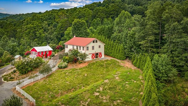 53 Fox Run, Blue Ridge, GA 30513
