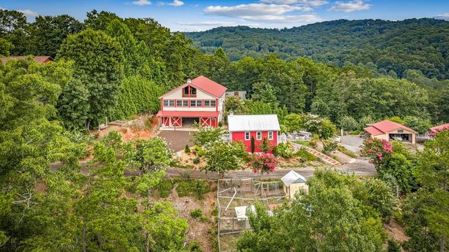 53 Fox Run, Blue Ridge, GA 30513