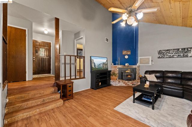 17851 Robin Rd, Twain Harte, CA 95383