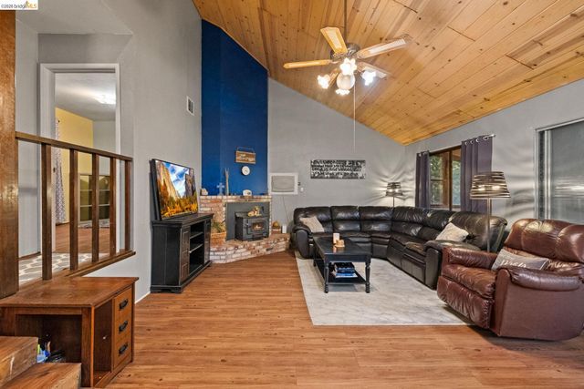 17851 Robin Rd, Twain Harte, CA 95383