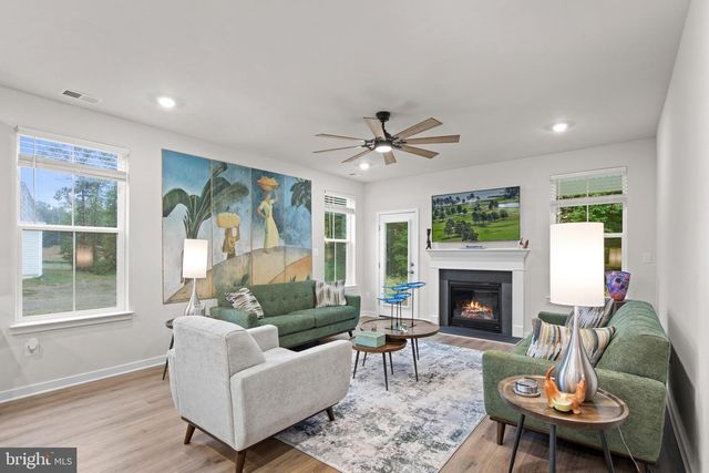 882 RESORT BLVD, Dover, DE 19904