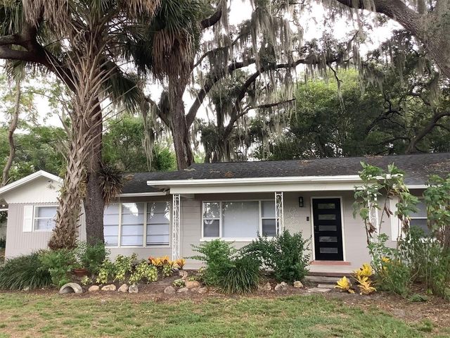 2899 E CROOKED LAKE DRIVE, Eustis, FL 32726