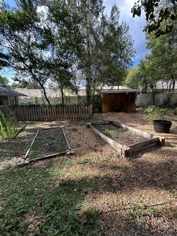 2899 E CROOKED LAKE DRIVE, Eustis, FL 32726