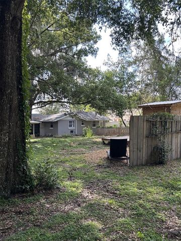 2899 E CROOKED LAKE DRIVE, Eustis, FL 32726