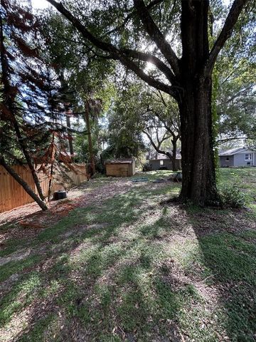 2899 E CROOKED LAKE DRIVE, Eustis, FL 32726
