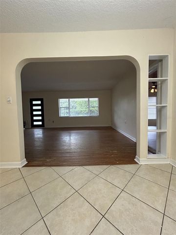 2899 E CROOKED LAKE DRIVE, Eustis, FL 32726