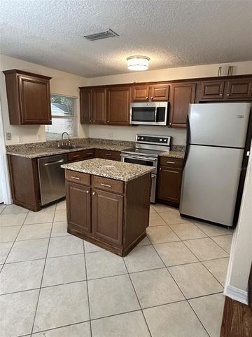 2899 E CROOKED LAKE DRIVE, Eustis, FL 32726