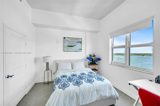 7900 Harbor Island Dr PH14, North Bay Village, FL 33141