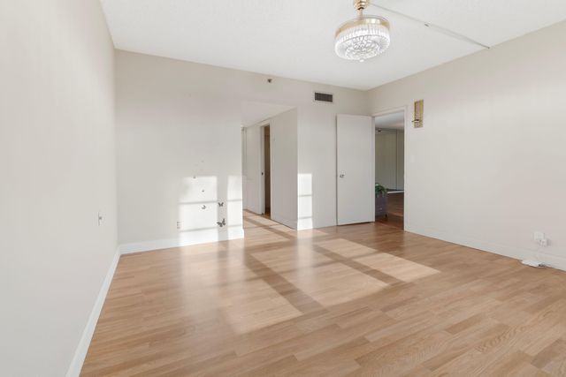 3499 Oaks Way 105, Pompano Beach, FL 33069