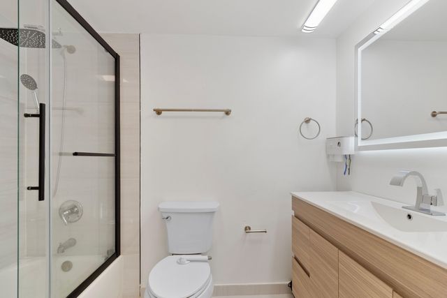 3499 Oaks Way 105, Pompano Beach, FL 33069