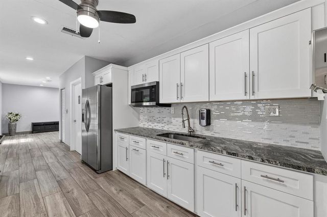 3499 Oaks Way 105, Pompano Beach, FL 33069