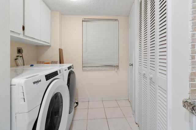 3499 Oaks Way 105, Pompano Beach, FL 33069