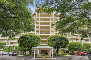 3499 Oaks Way 105, Pompano Beach, FL 33069