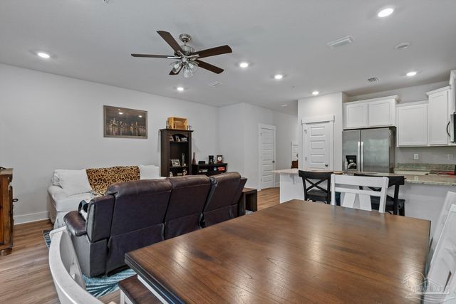 1587 Iroquois Ct, Pensacola, FL 32534