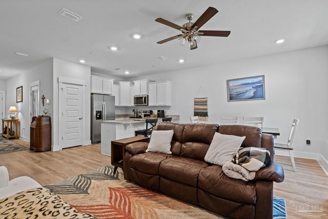 1587 Iroquois Ct, Pensacola, FL 32534