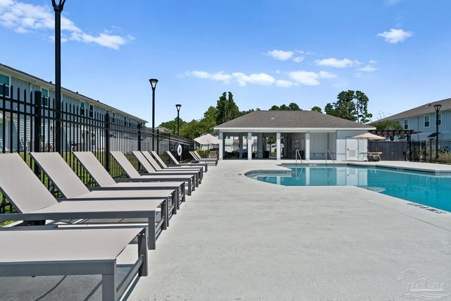 1587 Iroquois Ct, Pensacola, FL 32534