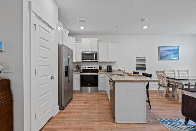 1587 Iroquois Ct, Pensacola, FL 32534