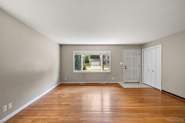 1754 Ruby Avenue, Rochester Hills, MI 48309