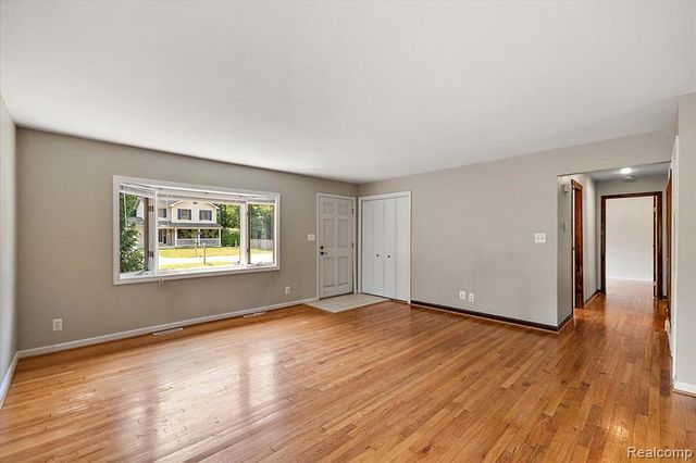 1754 Ruby Avenue, Rochester Hills, MI 48309