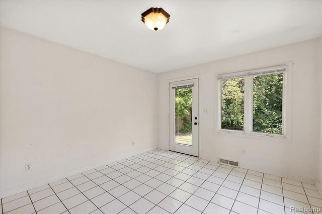 1754 Ruby Avenue, Rochester Hills, MI 48309