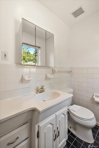 1754 Ruby Avenue, Rochester Hills, MI 48309