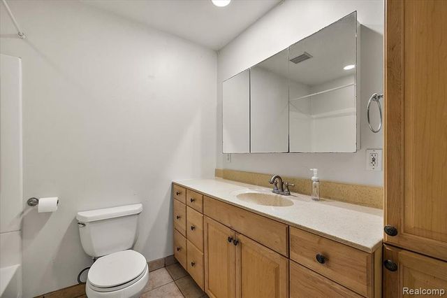 1754 Ruby Avenue, Rochester Hills, MI 48309
