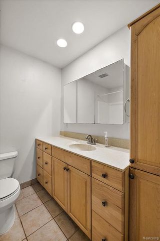 1754 Ruby Avenue, Rochester Hills, MI 48309