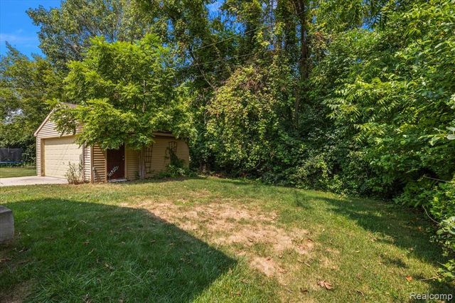 1754 Ruby Avenue, Rochester Hills, MI 48309