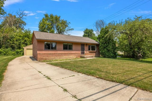 1754 Ruby Avenue, Rochester Hills, MI 48309