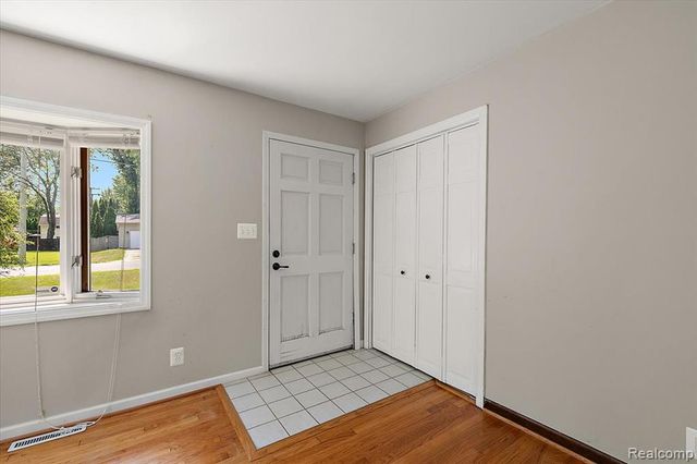 1754 Ruby Avenue, Rochester Hills, MI 48309