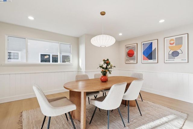 201 201 Amherst Ave, Kensington, CA 94708