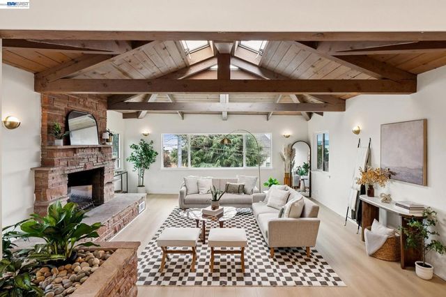 201 201 Amherst Ave, Kensington, CA 94708